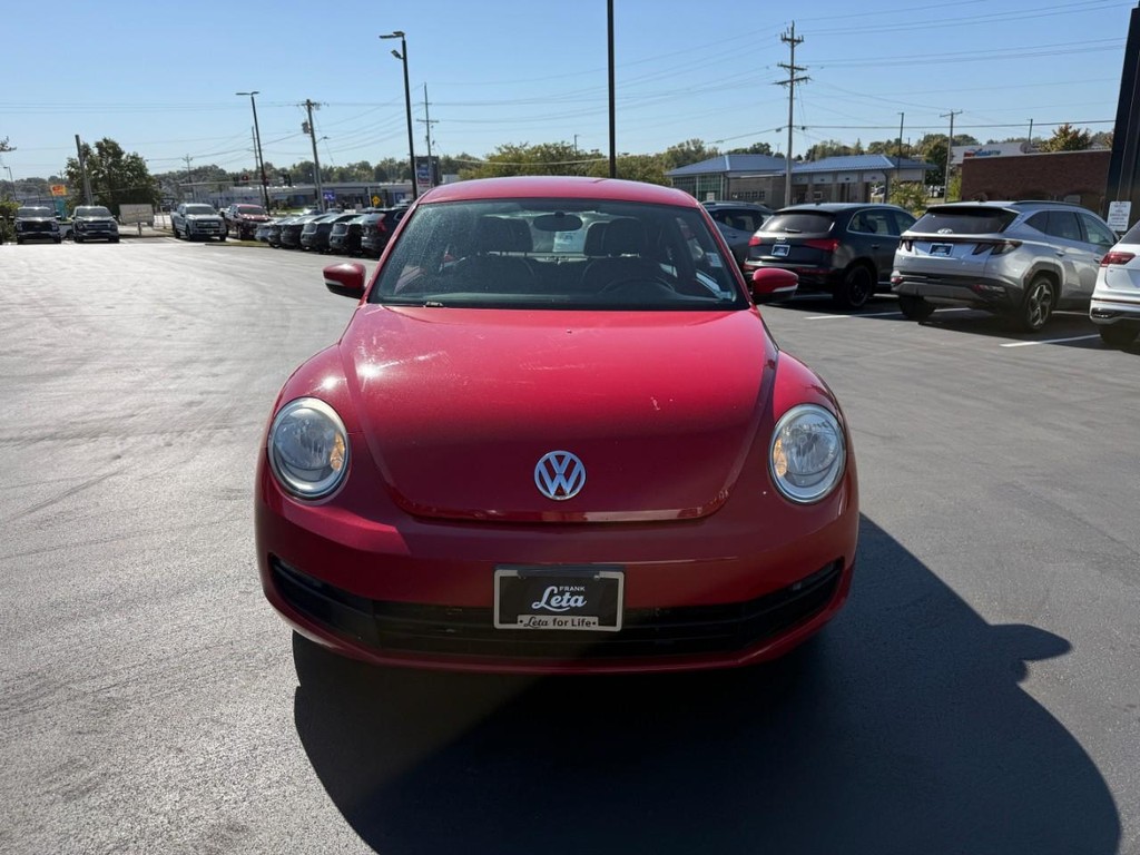 Volkswagen Beetle Vehicle Full-screen Gallery Image 08