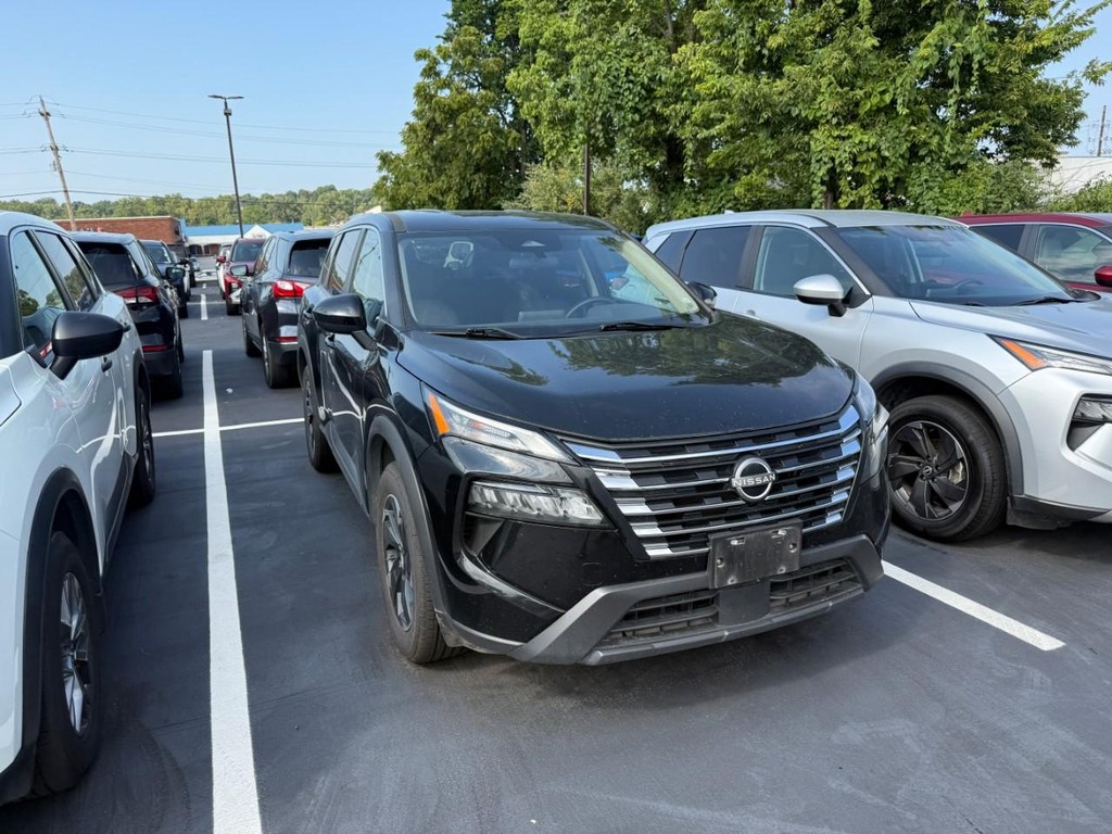 Nissan Rogue Vehicle Full-screen Gallery Image 08