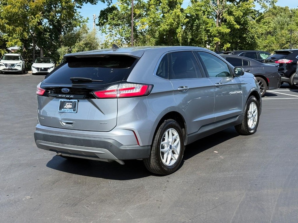 Ford Edge Vehicle Full-screen Gallery Image 03