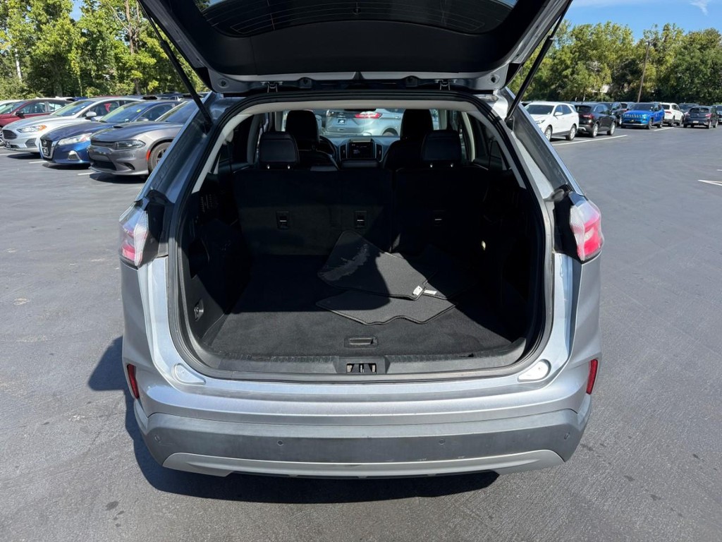 Ford Edge Vehicle Full-screen Gallery Image 07
