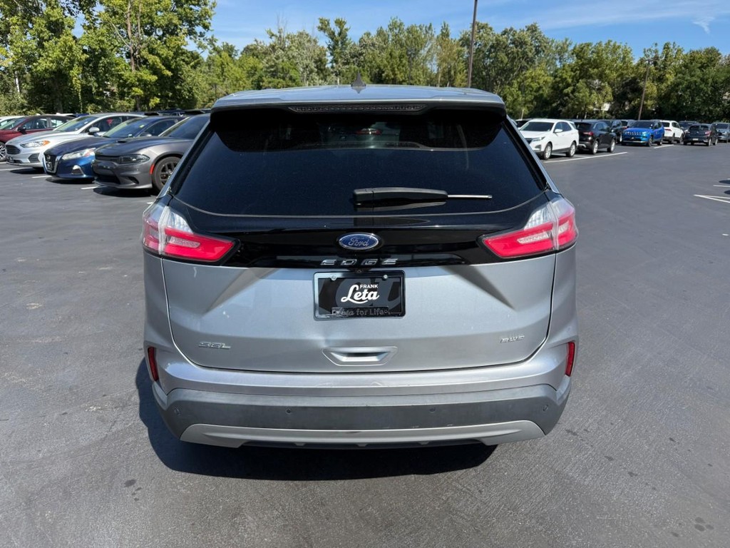 Ford Edge Vehicle Full-screen Gallery Image 08