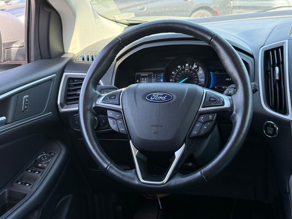 Ford Edge Vehicle Full-screen Gallery Image 13