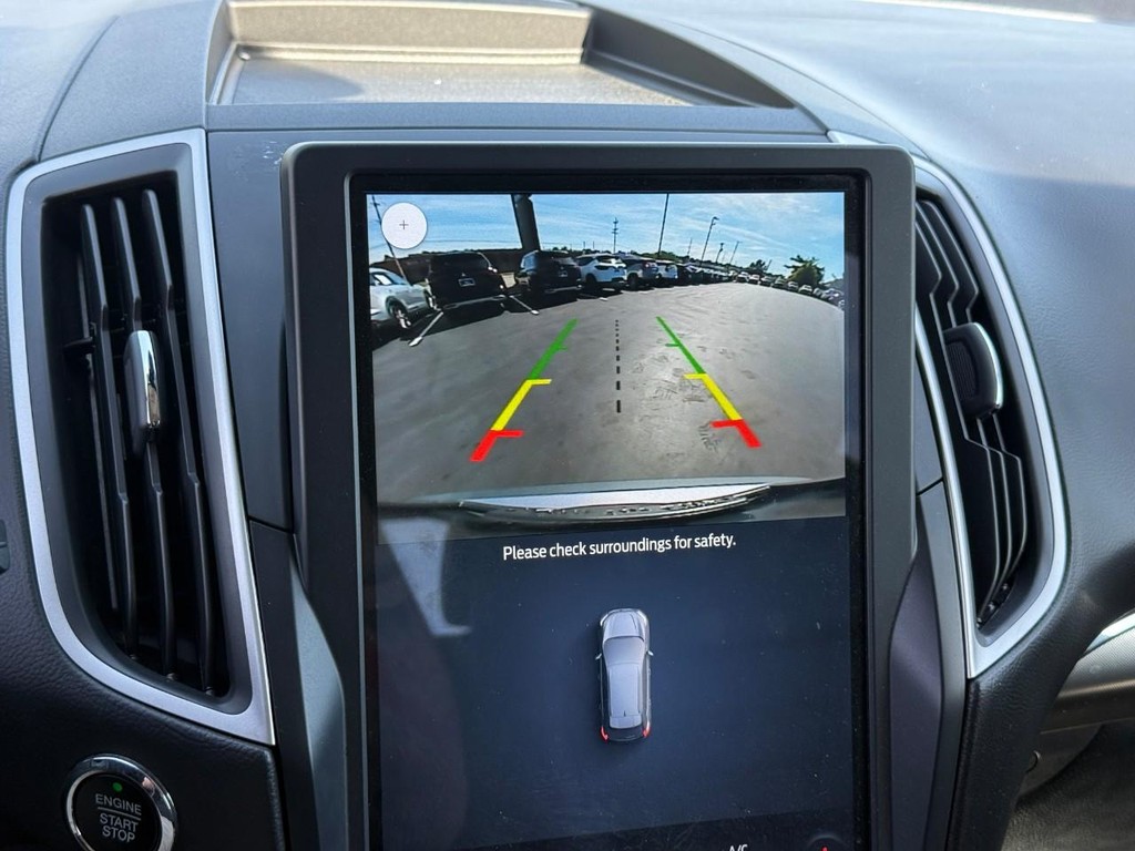 Ford Edge Vehicle Full-screen Gallery Image 25