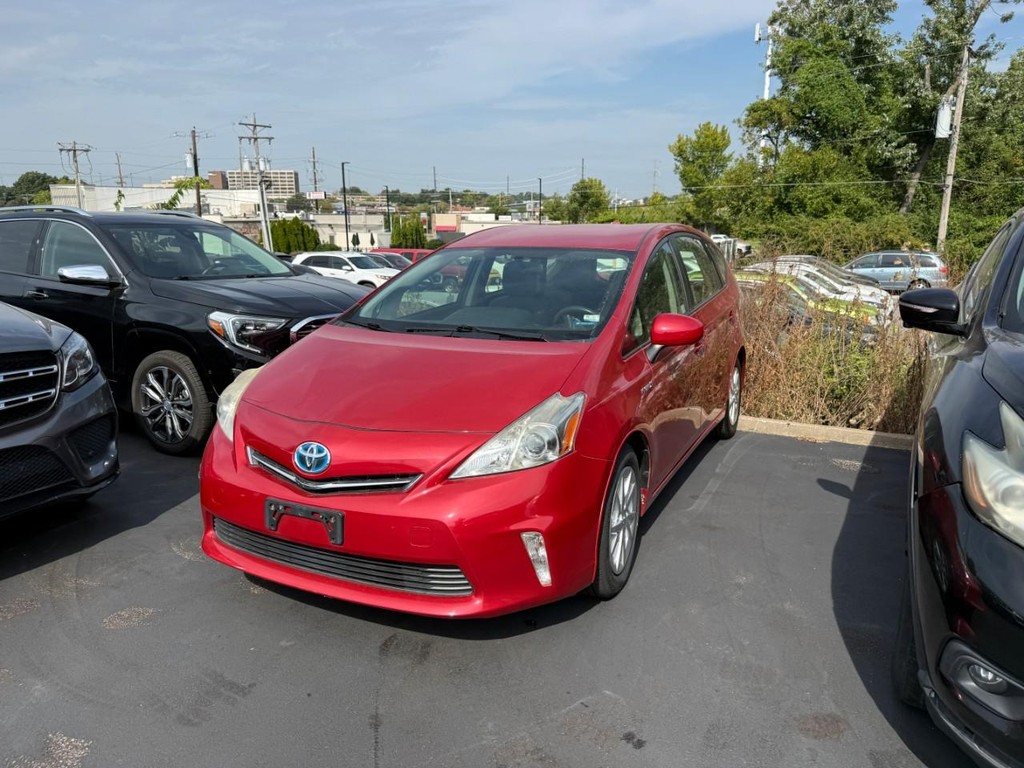 Toyota Prius V Vehicle Full-screen Gallery Image 04