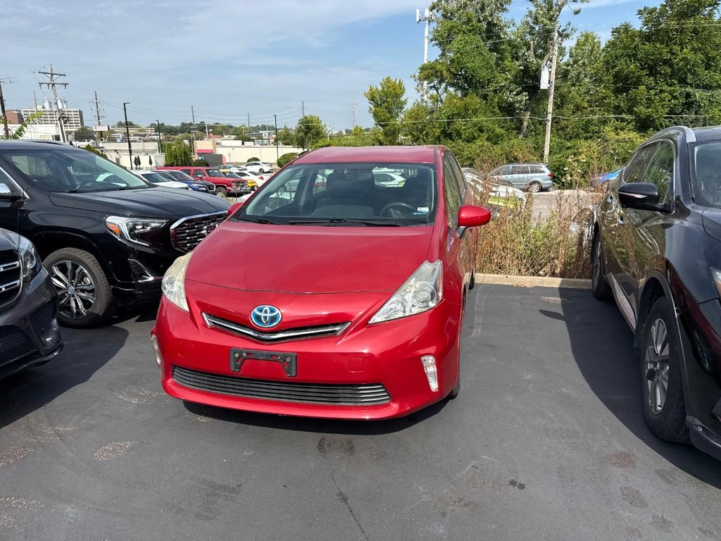 Toyota Prius V Vehicle Full-screen Gallery Image 07