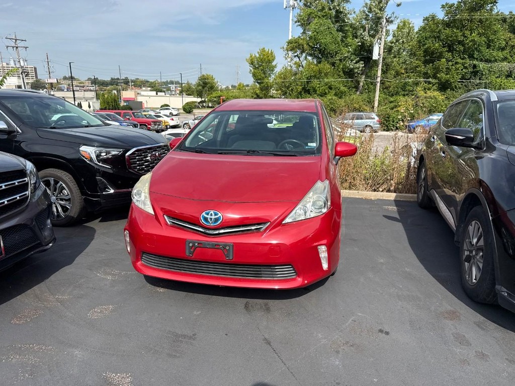 Toyota Prius V Vehicle Full-screen Gallery Image 08