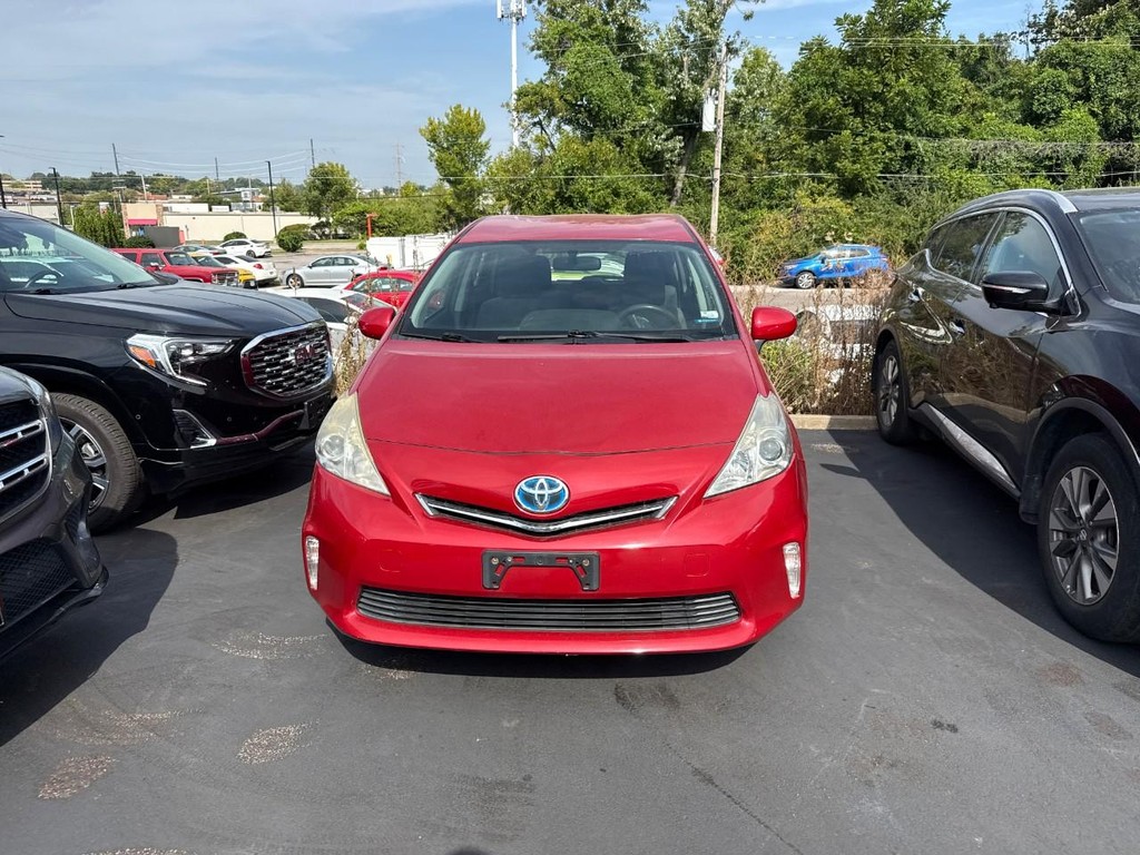 Toyota Prius V Vehicle Full-screen Gallery Image 10