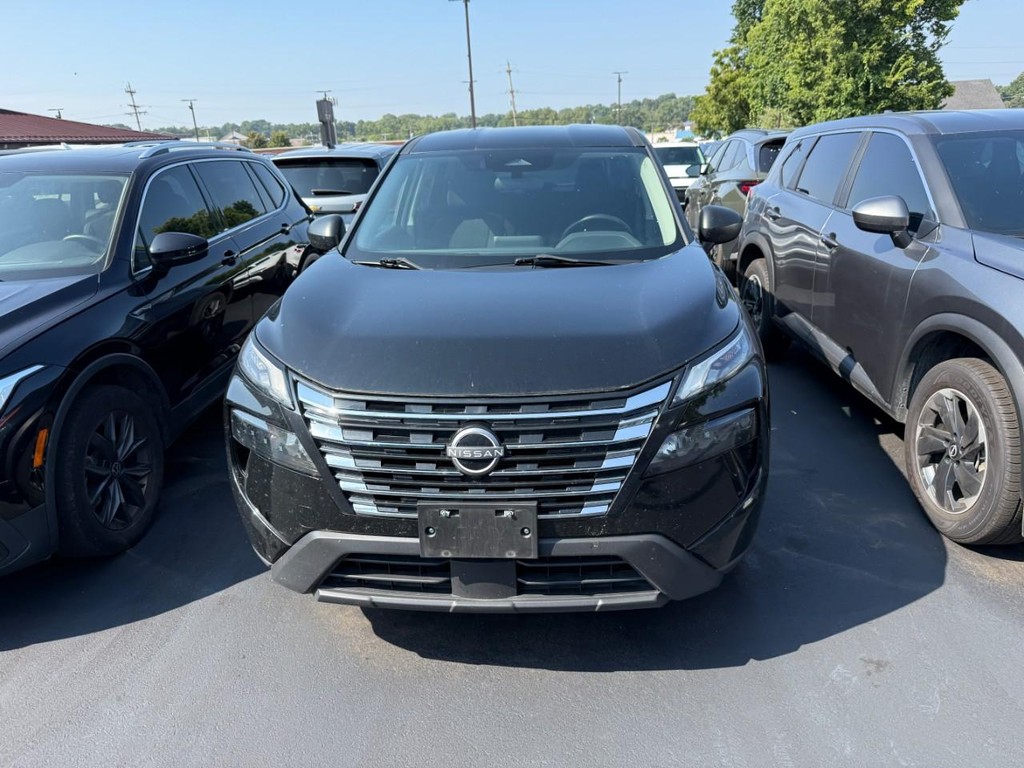Nissan Rogue Vehicle Full-screen Gallery Image 10