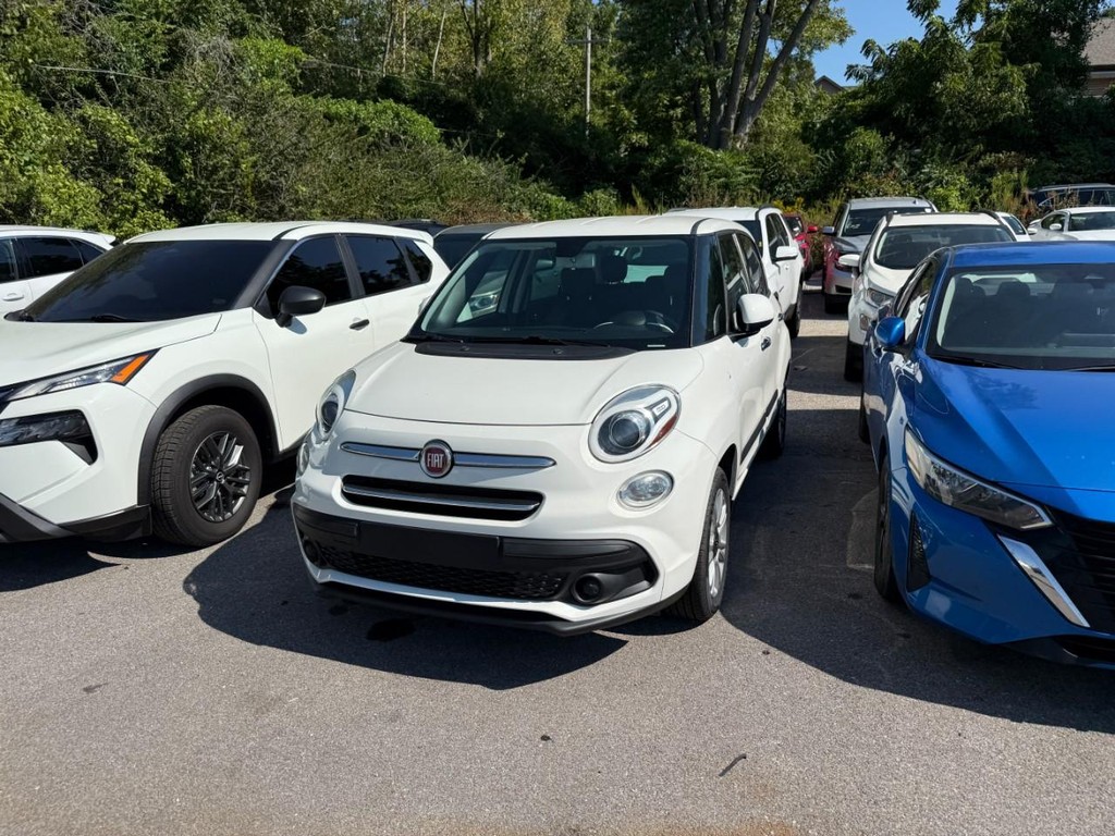 FIAT 500L Vehicle Full-screen Gallery Image 04