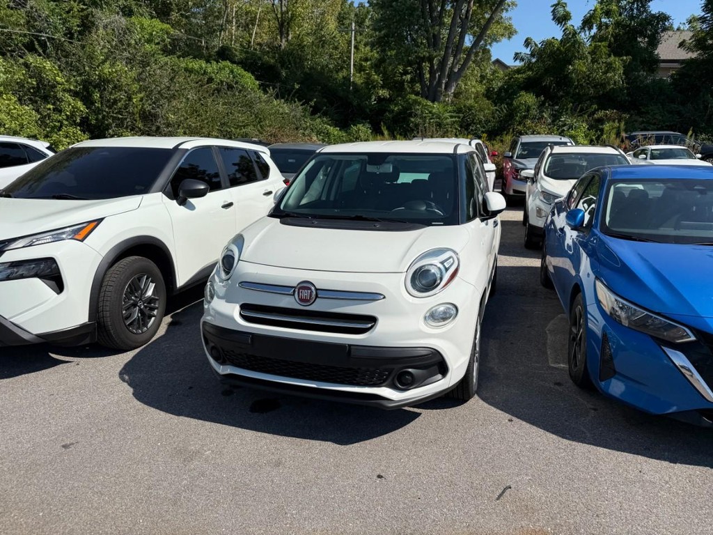 FIAT 500L Vehicle Full-screen Gallery Image 05