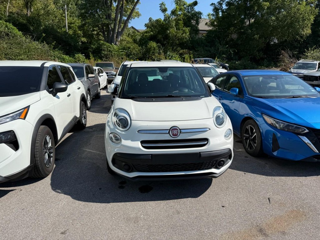 FIAT 500L Vehicle Full-screen Gallery Image 09