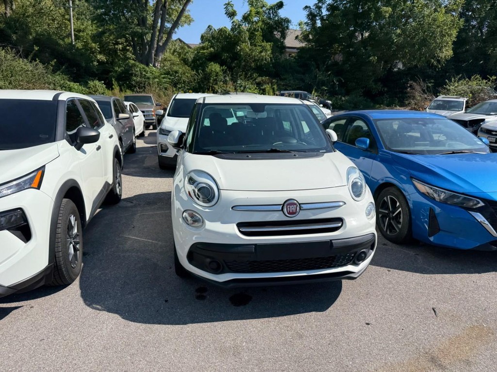 FIAT 500L Vehicle Full-screen Gallery Image 10