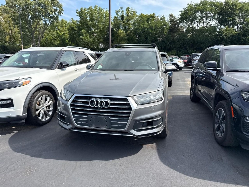 Audi Q7 Vehicle Full-screen Gallery Image 05