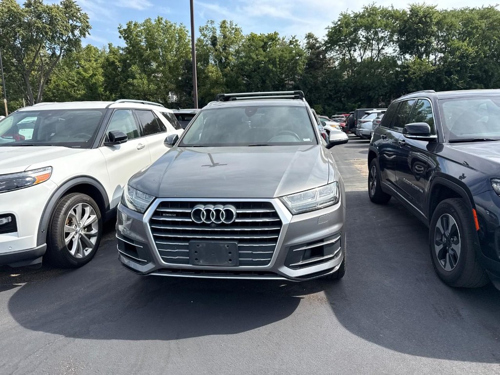 Audi Q7 Vehicle Full-screen Gallery Image 06