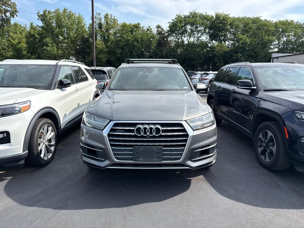 Audi Q7 Vehicle Full-screen Gallery Image 08