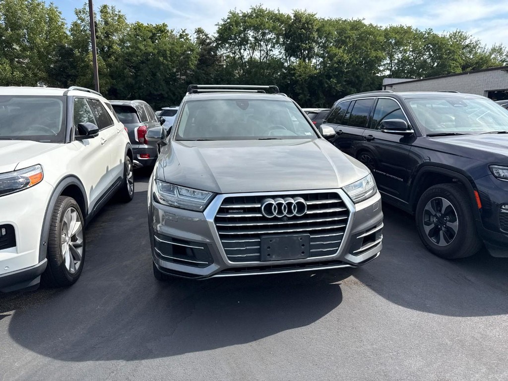 Audi Q7 Vehicle Full-screen Gallery Image 10