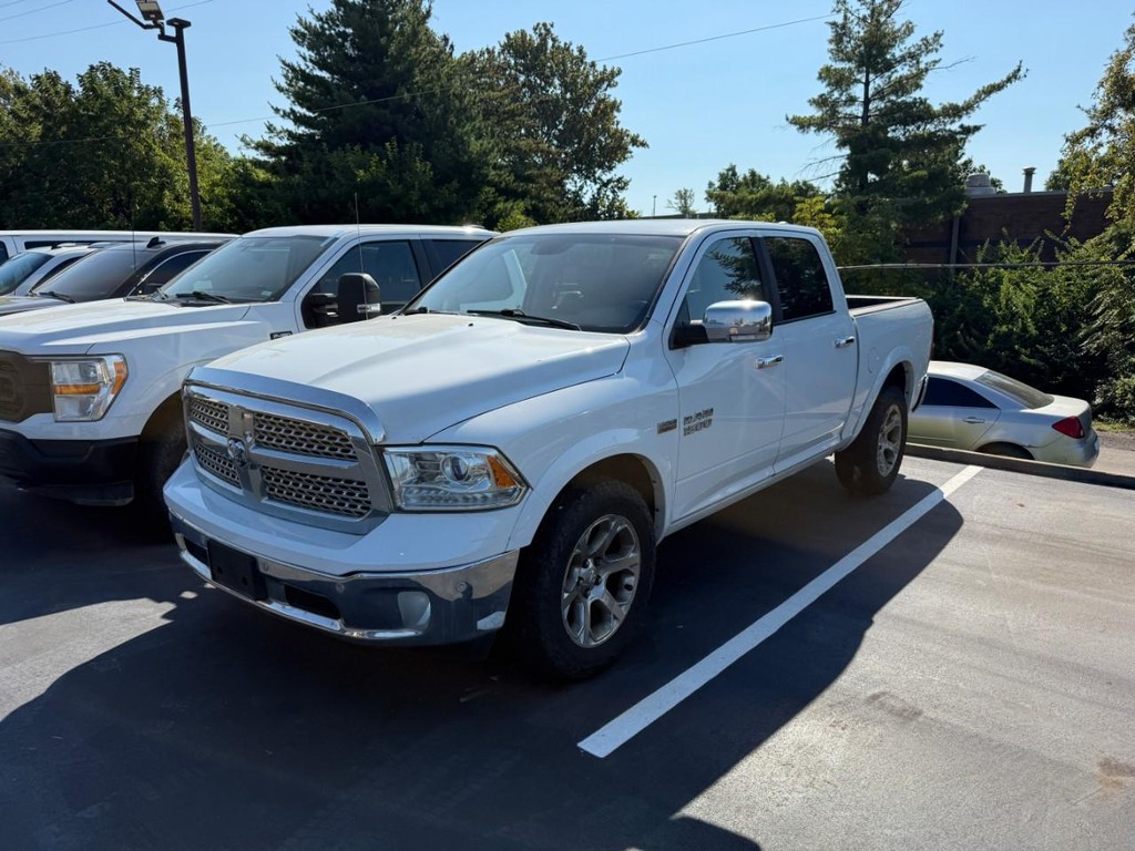 Ram 1500 Vehicle Full-screen Gallery Image 02