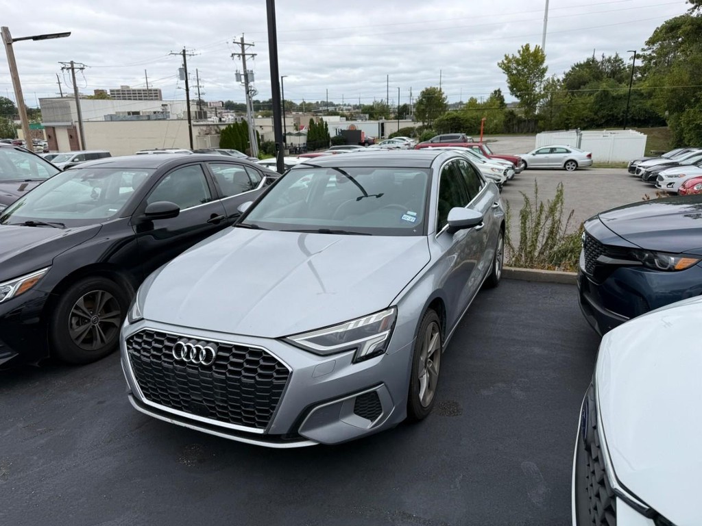 Audi A3 Vehicle Full-screen Gallery Image 02