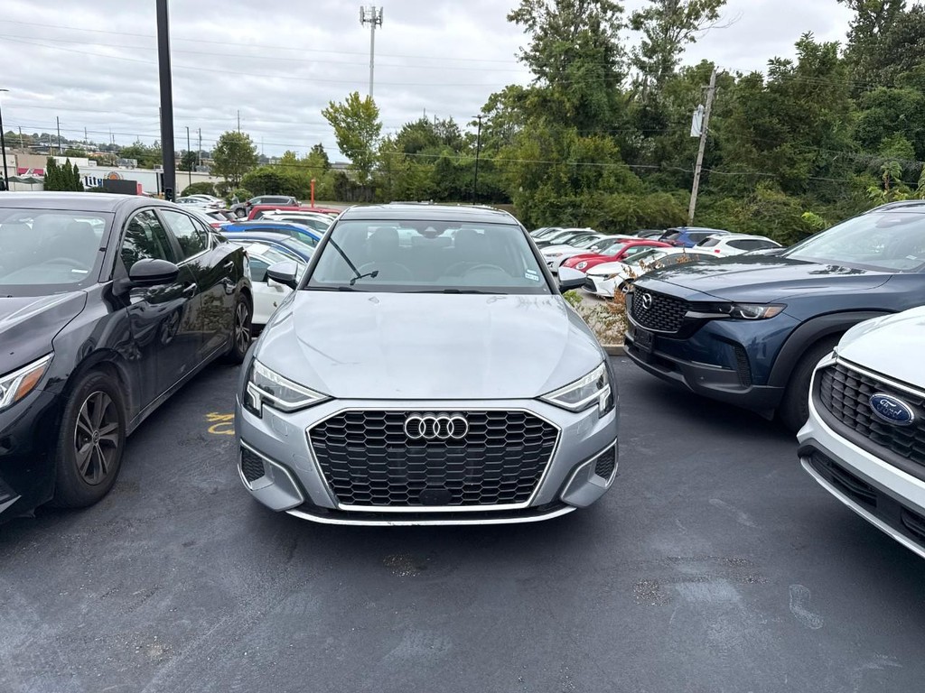 Audi A3 Vehicle Full-screen Gallery Image 07