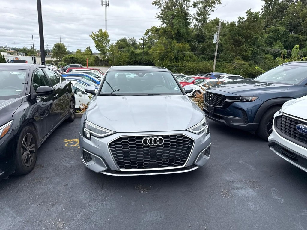 Audi A3 Vehicle Full-screen Gallery Image 08