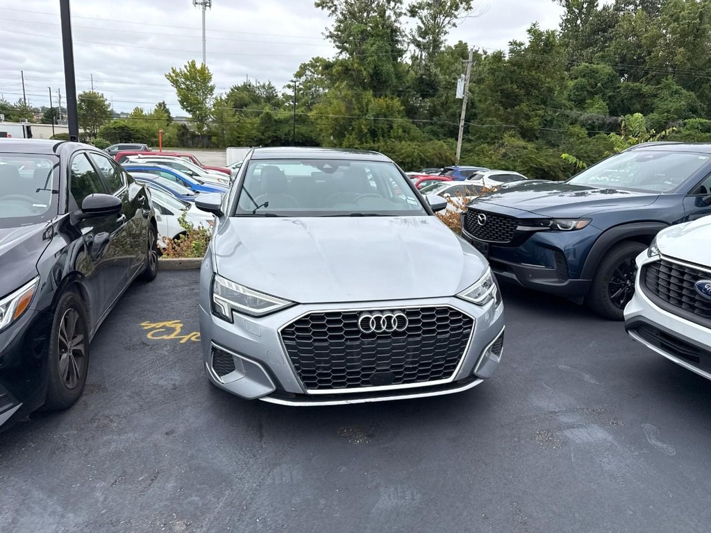 Audi A3 Vehicle Full-screen Gallery Image 09