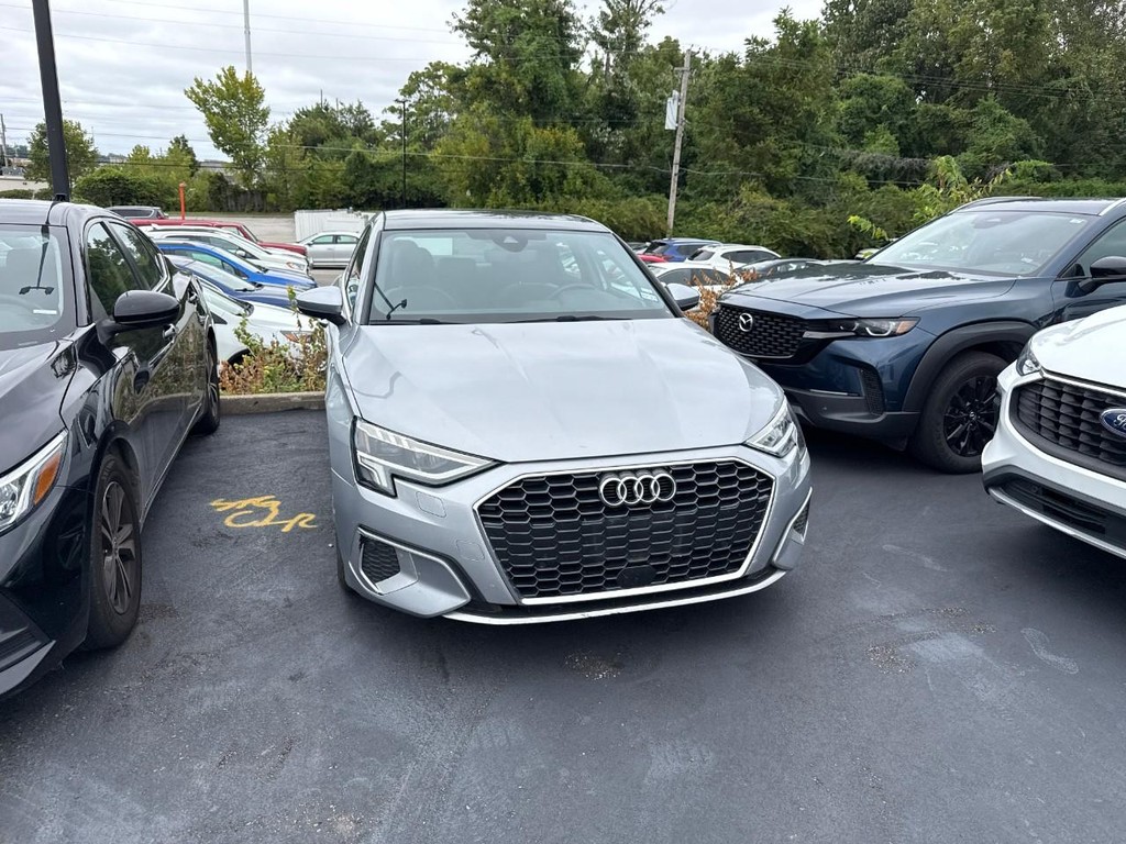 Audi A3 Vehicle Full-screen Gallery Image 10