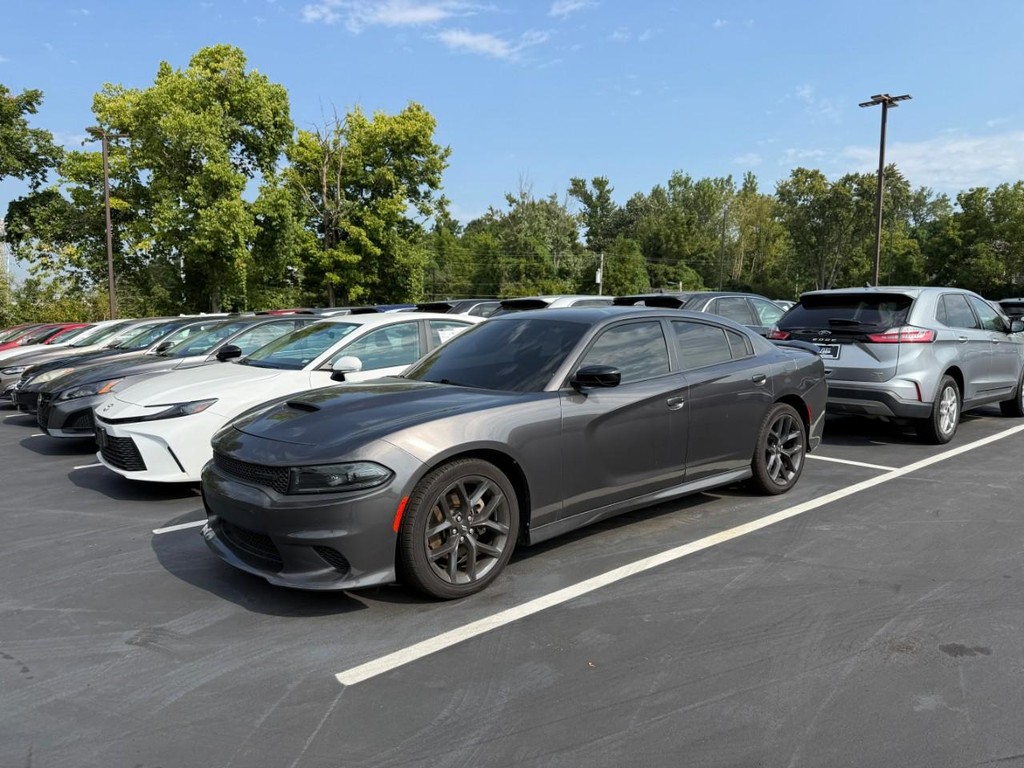 Dodge Charger Vehicle Full-screen Gallery Image 02