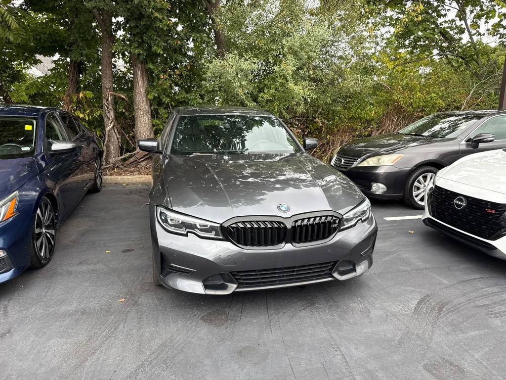 BMW 3 Series Vehicle Full-screen Gallery Image 08