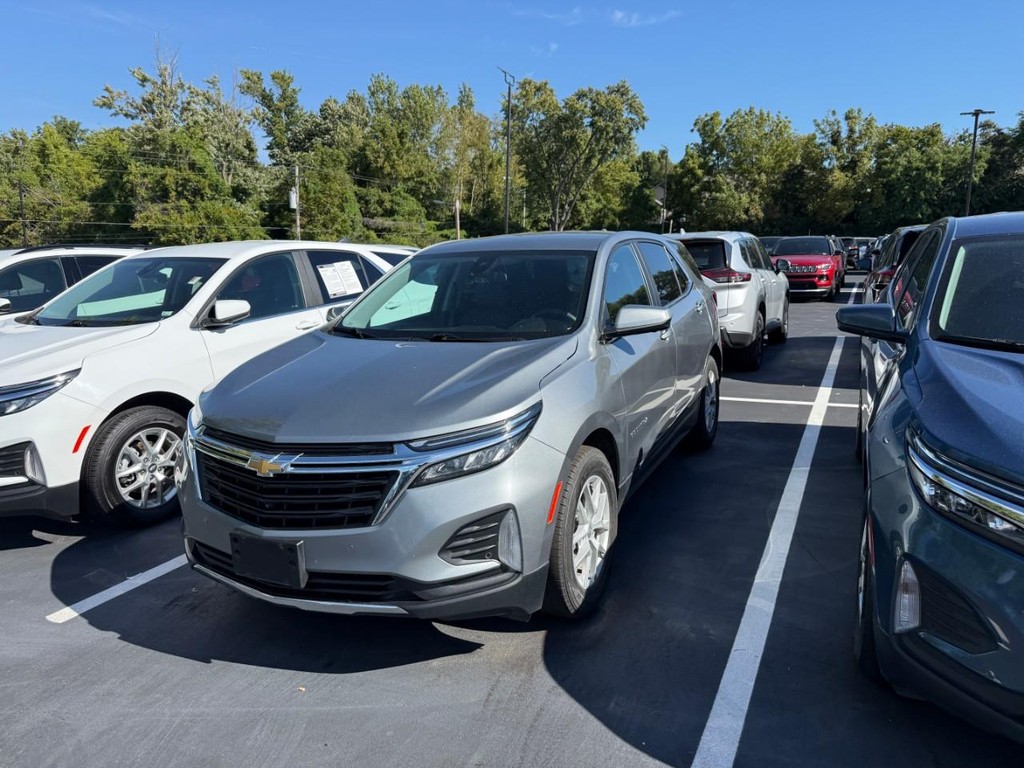 Chevrolet Equinox Vehicle Full-screen Gallery Image 02