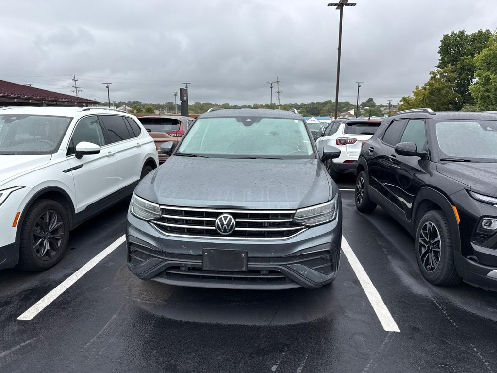 Volkswagen Tiguan Vehicle Full-screen Gallery Image 05
