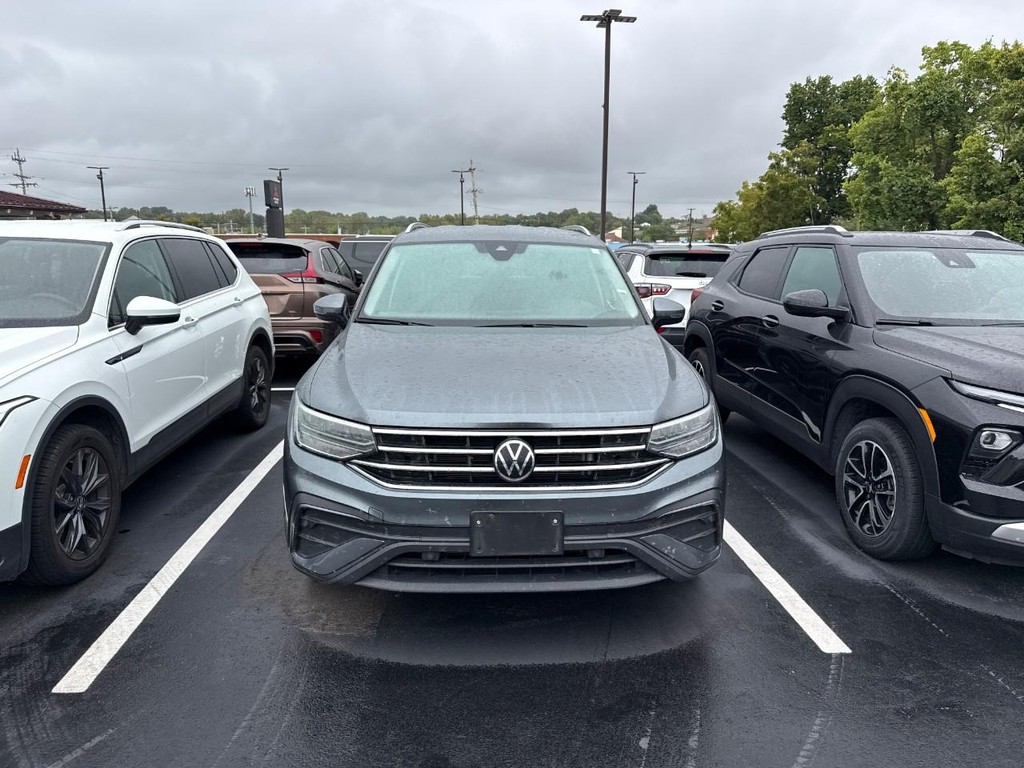 Volkswagen Tiguan Vehicle Full-screen Gallery Image 06