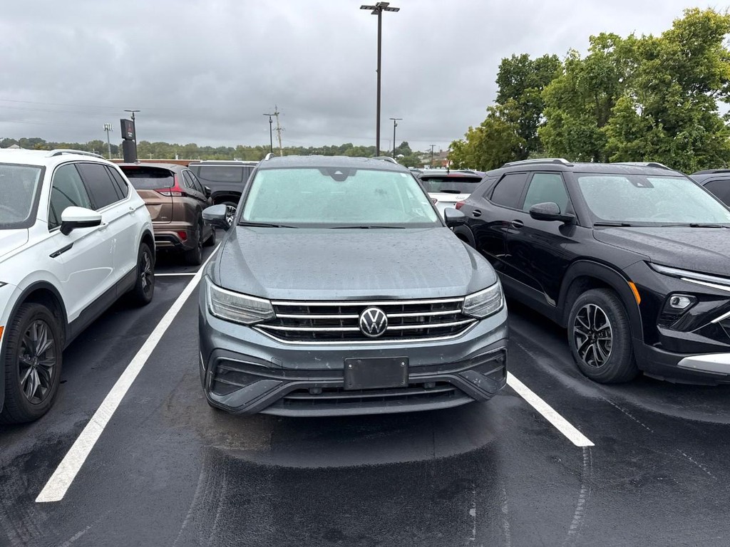 Volkswagen Tiguan Vehicle Full-screen Gallery Image 08