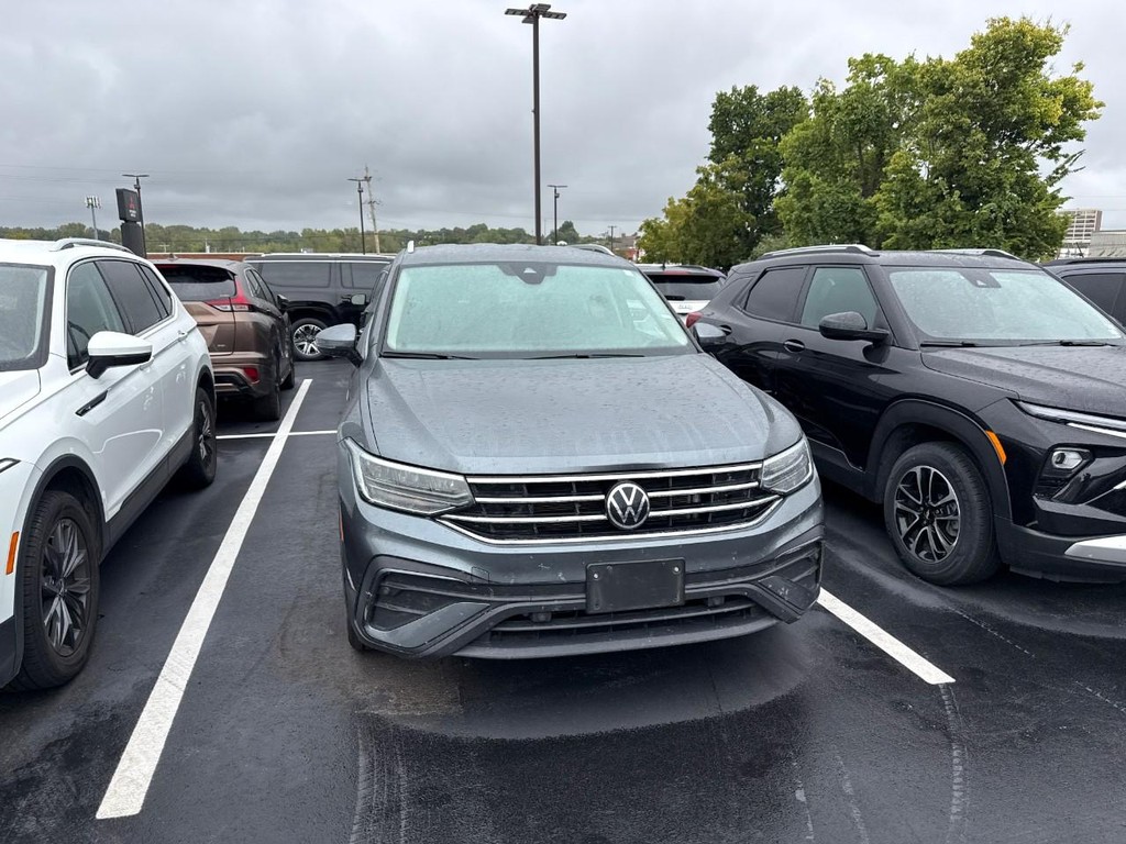 Volkswagen Tiguan Vehicle Full-screen Gallery Image 09