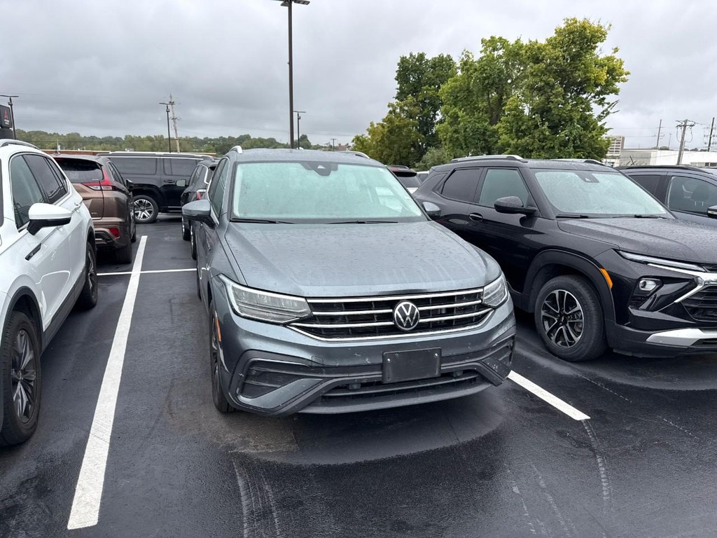 Volkswagen Tiguan Vehicle Full-screen Gallery Image 10
