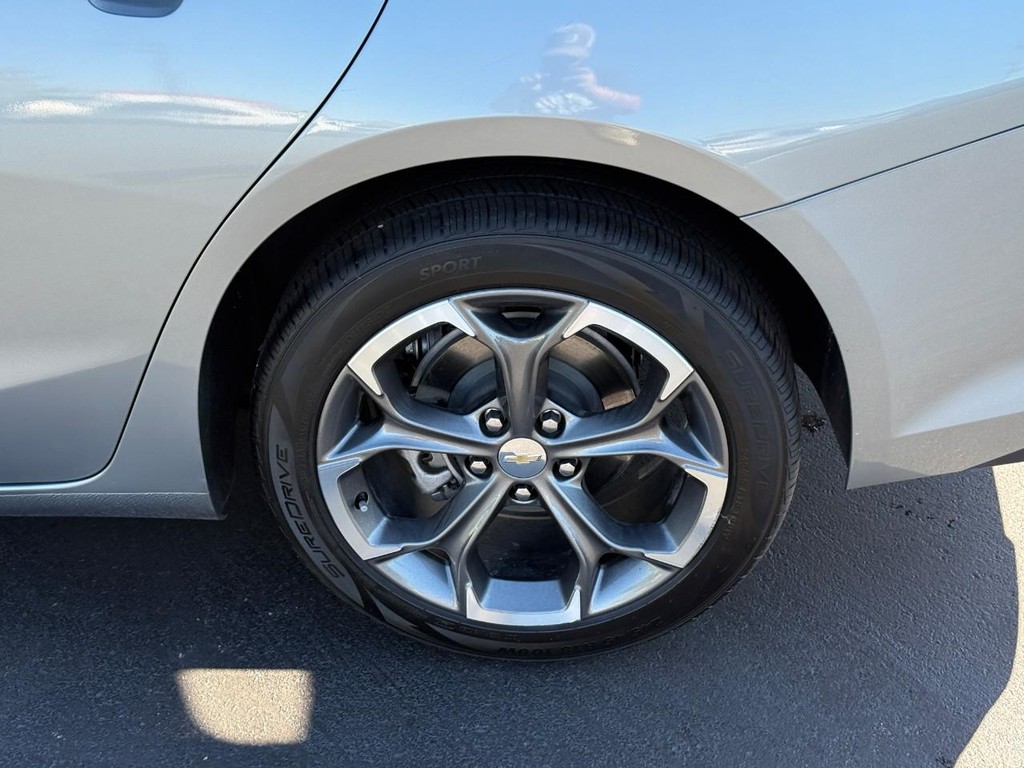 Chevrolet Malibu Vehicle Full-screen Gallery Image 05