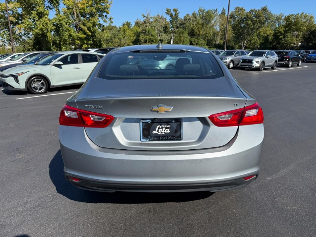 Chevrolet Malibu Vehicle Full-screen Gallery Image 07