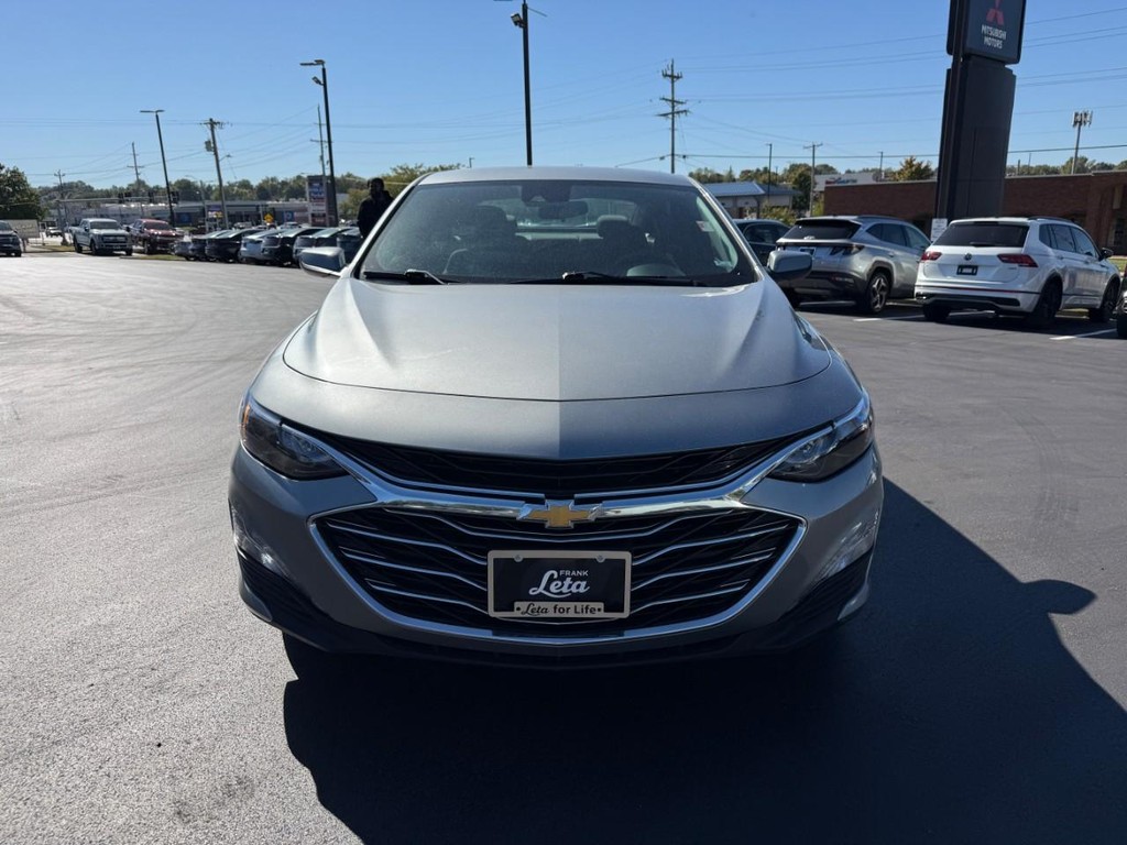 Chevrolet Malibu Vehicle Full-screen Gallery Image 09