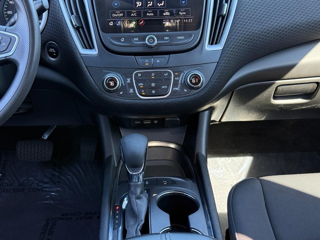 Chevrolet Malibu Vehicle Full-screen Gallery Image 14