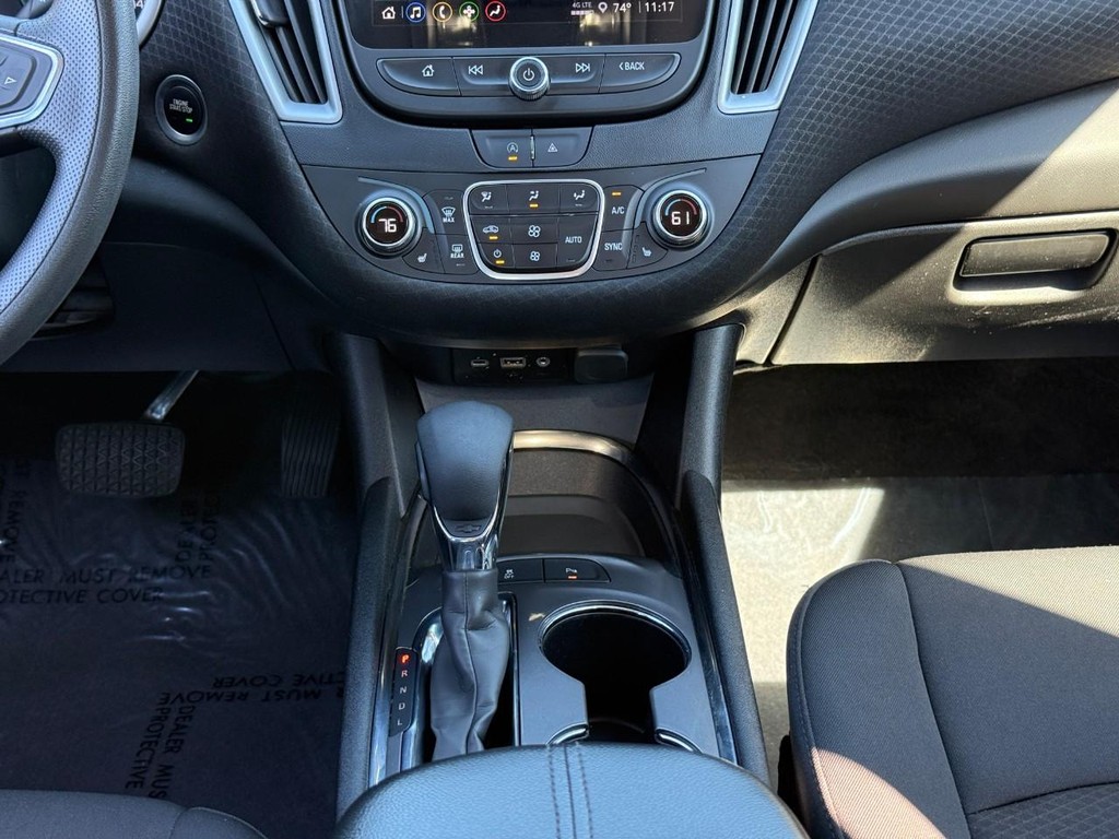 Chevrolet Malibu Vehicle Full-screen Gallery Image 15