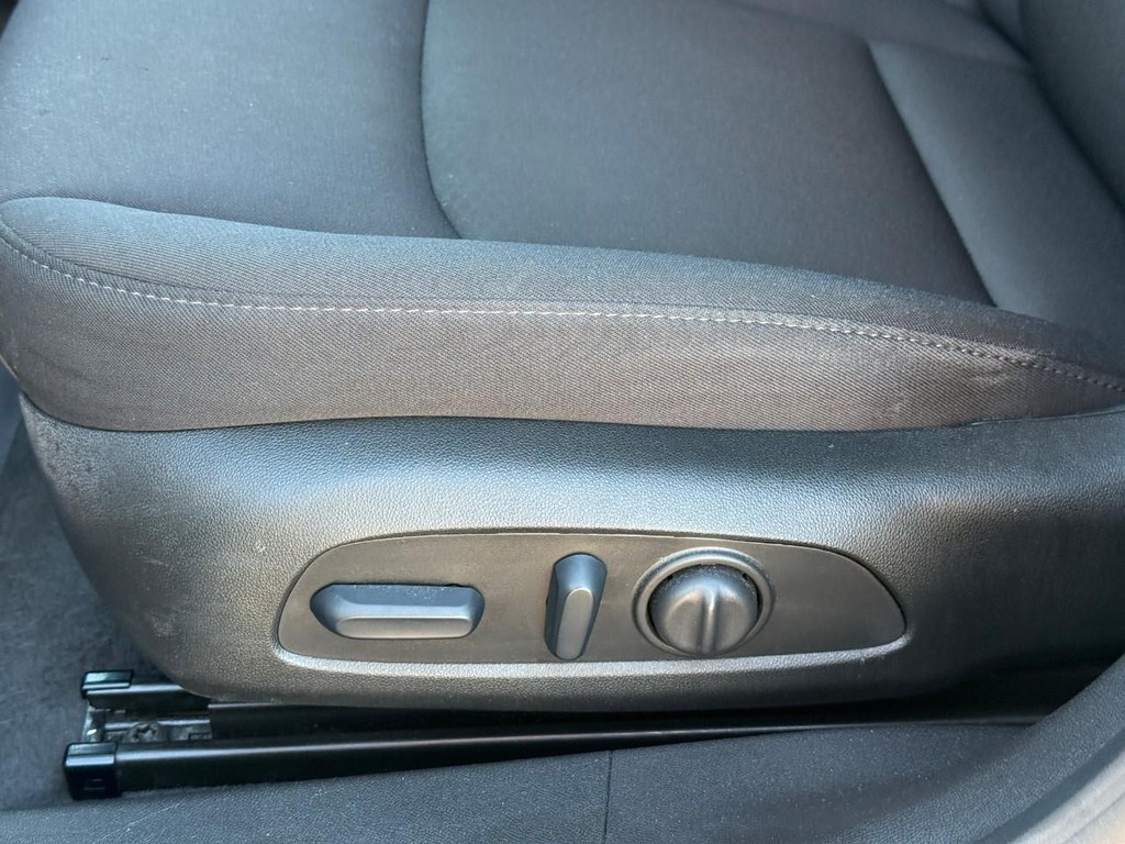 Chevrolet Malibu Vehicle Full-screen Gallery Image 18