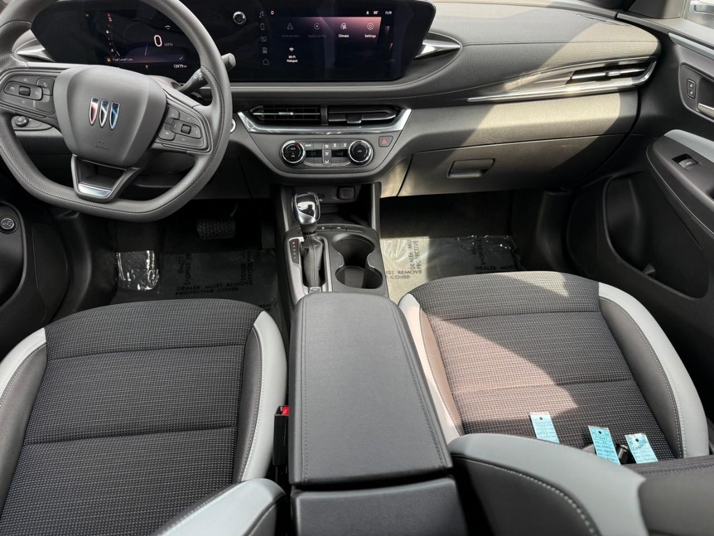 Buick Envista Vehicle Full-screen Gallery Image 11