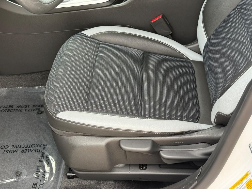 Buick Envista Vehicle Full-screen Gallery Image 16