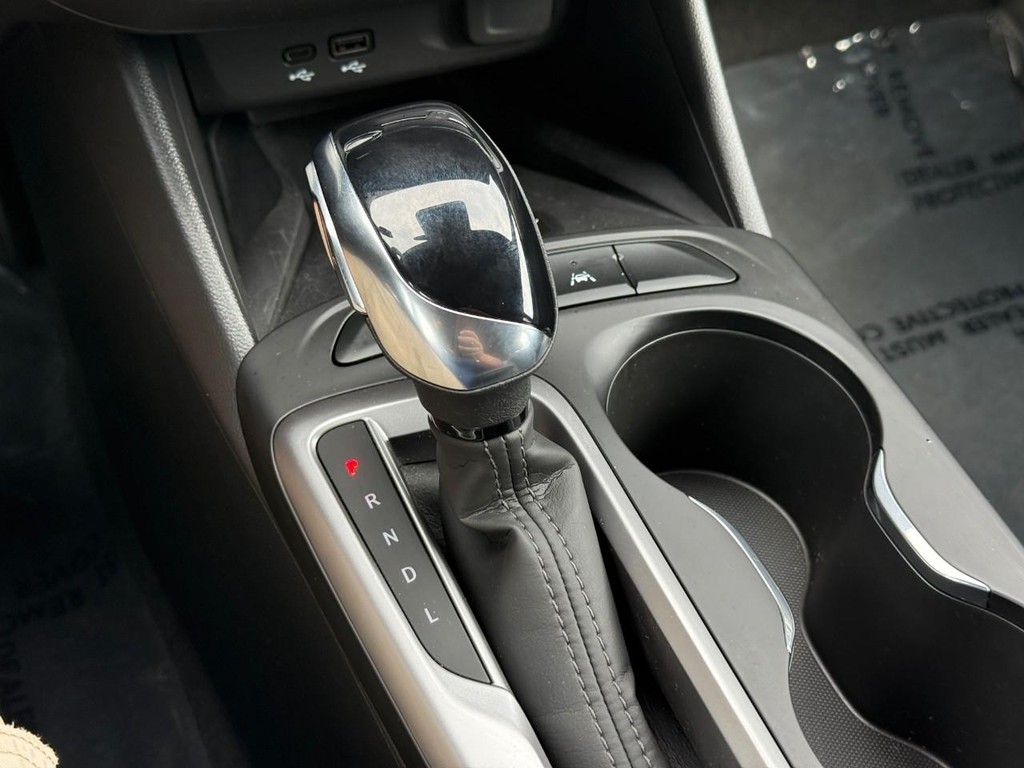 Buick Envista Vehicle Full-screen Gallery Image 20
