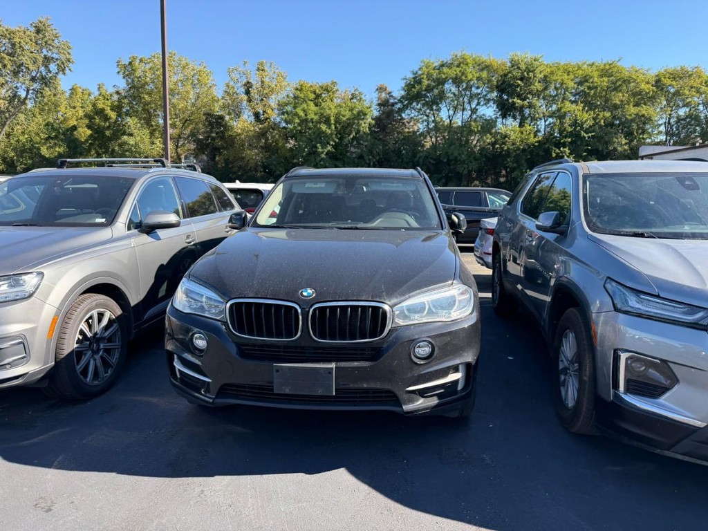 BMW X5 Vehicle Full-screen Gallery Image 05