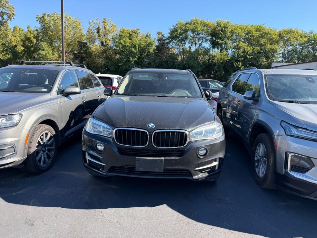 BMW X5 Vehicle Full-screen Gallery Image 06