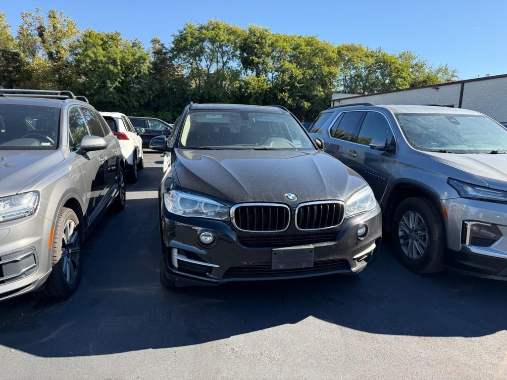 BMW X5 Vehicle Full-screen Gallery Image 09
