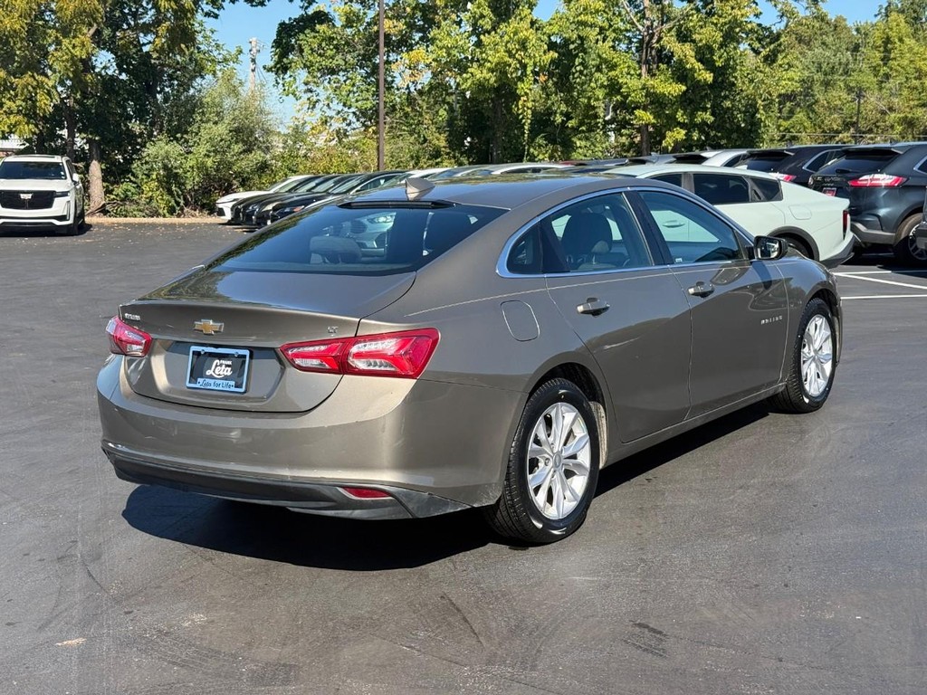Chevrolet Malibu Vehicle Full-screen Gallery Image 03