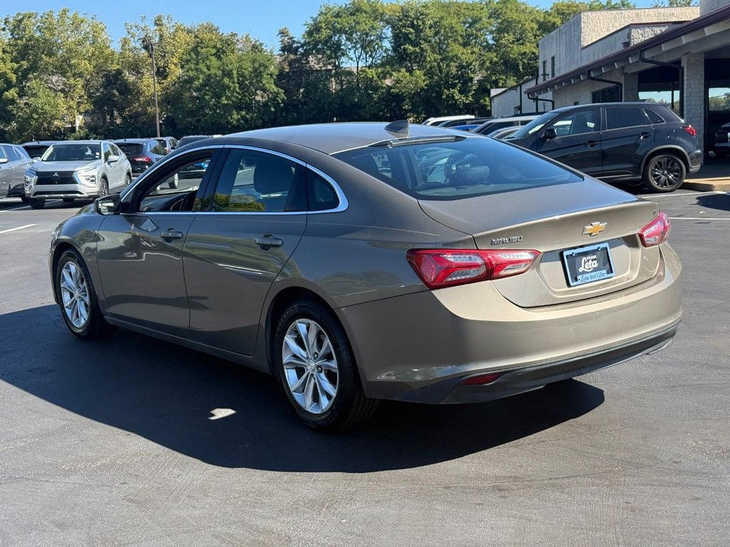 Chevrolet Malibu Vehicle Full-screen Gallery Image 04