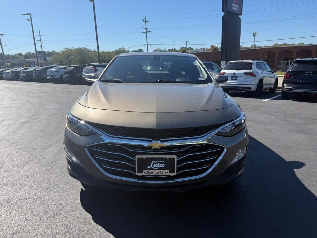 Chevrolet Malibu Vehicle Full-screen Gallery Image 09