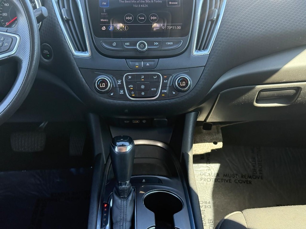 Chevrolet Malibu Vehicle Full-screen Gallery Image 14